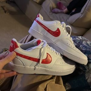 Nike court vision low men’s basketball court shoes. Men’s 7.5